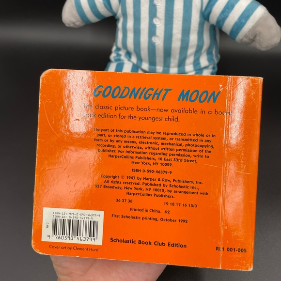 Goodnight moon plush with matching story time board book - Picture 5 of 8